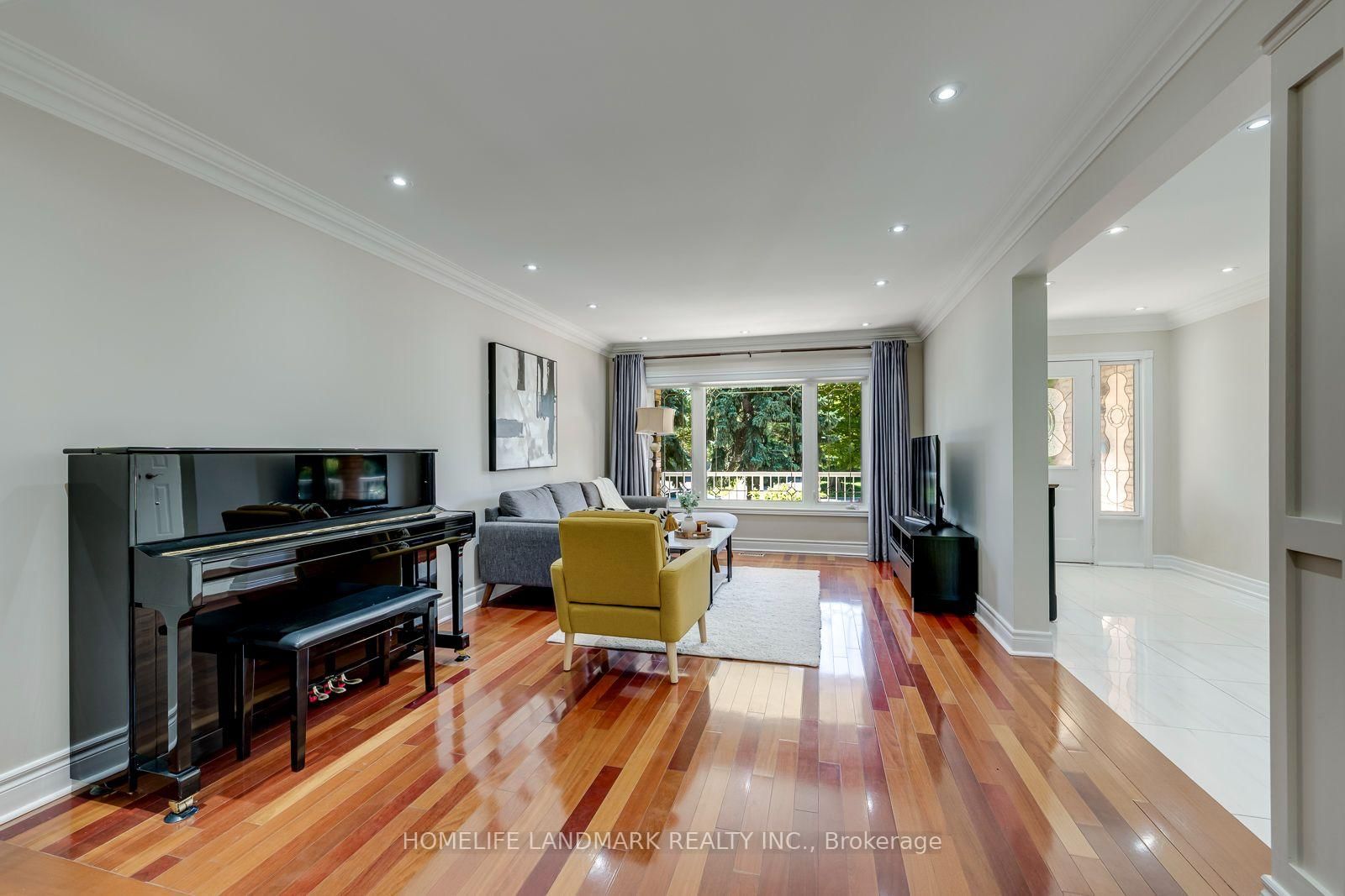 2935 Kingsway Drive • Oakville, ON photo 10