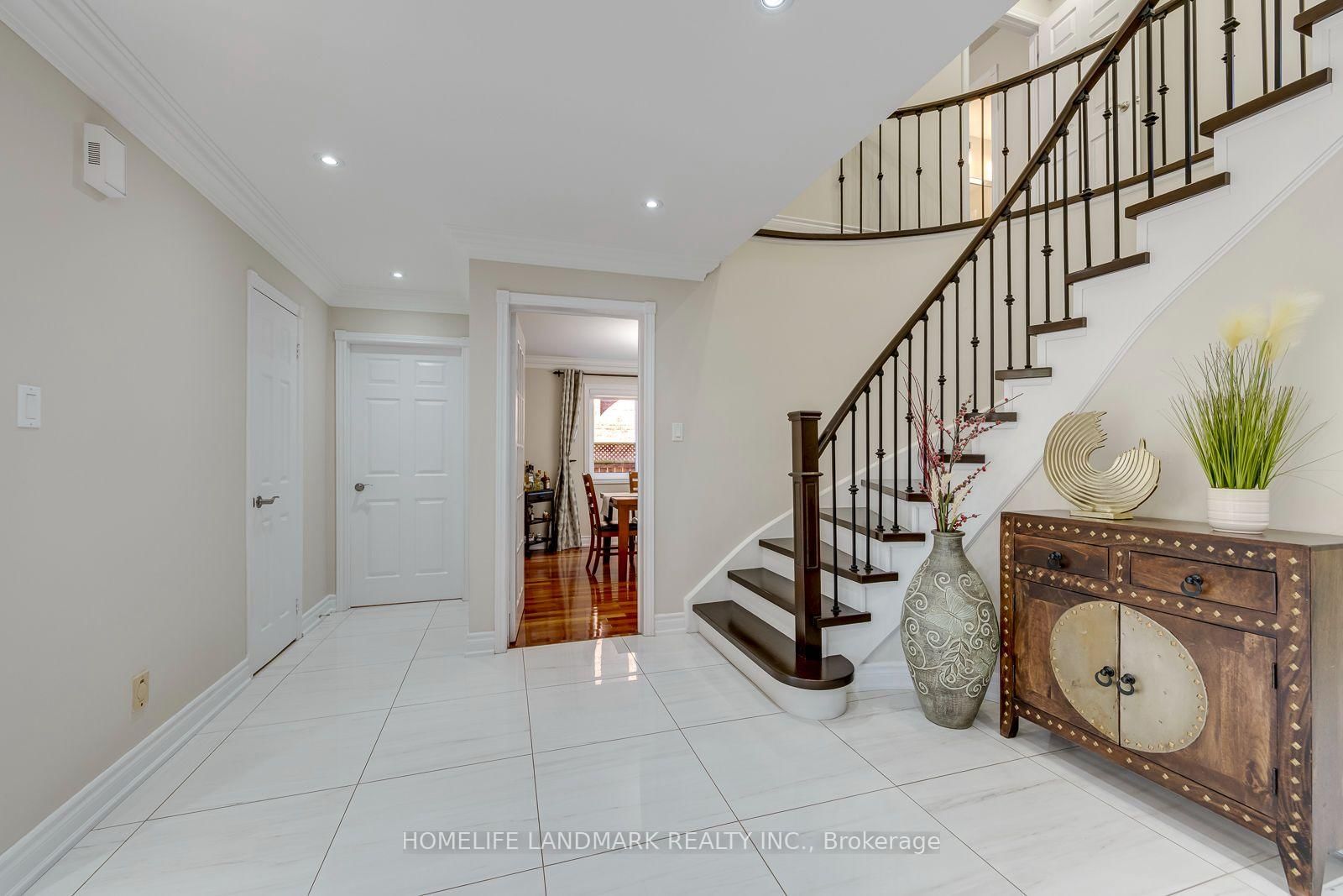 2935 Kingsway Drive • Oakville, ON photo 15