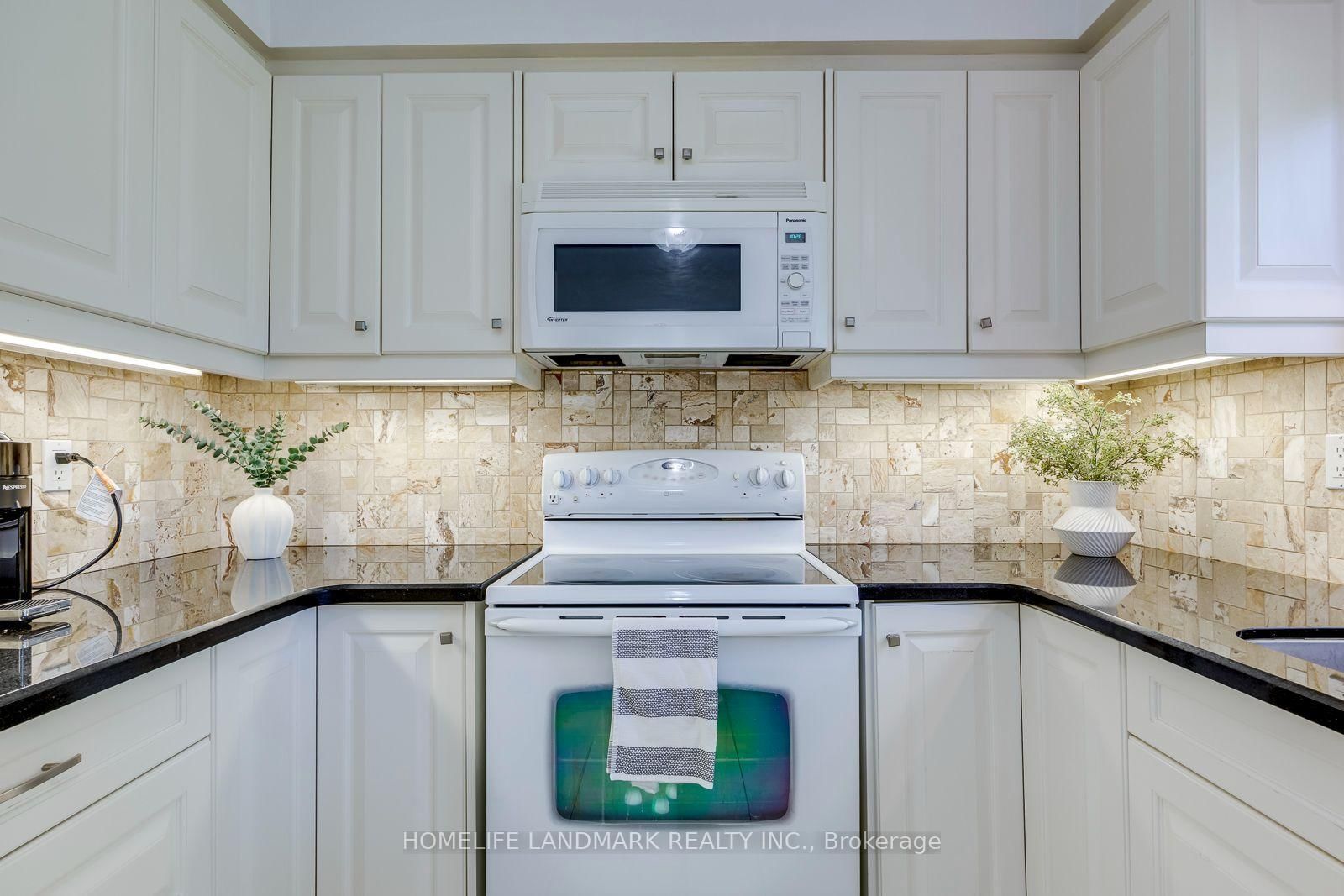 2935 Kingsway Drive • Oakville, ON photo 21
