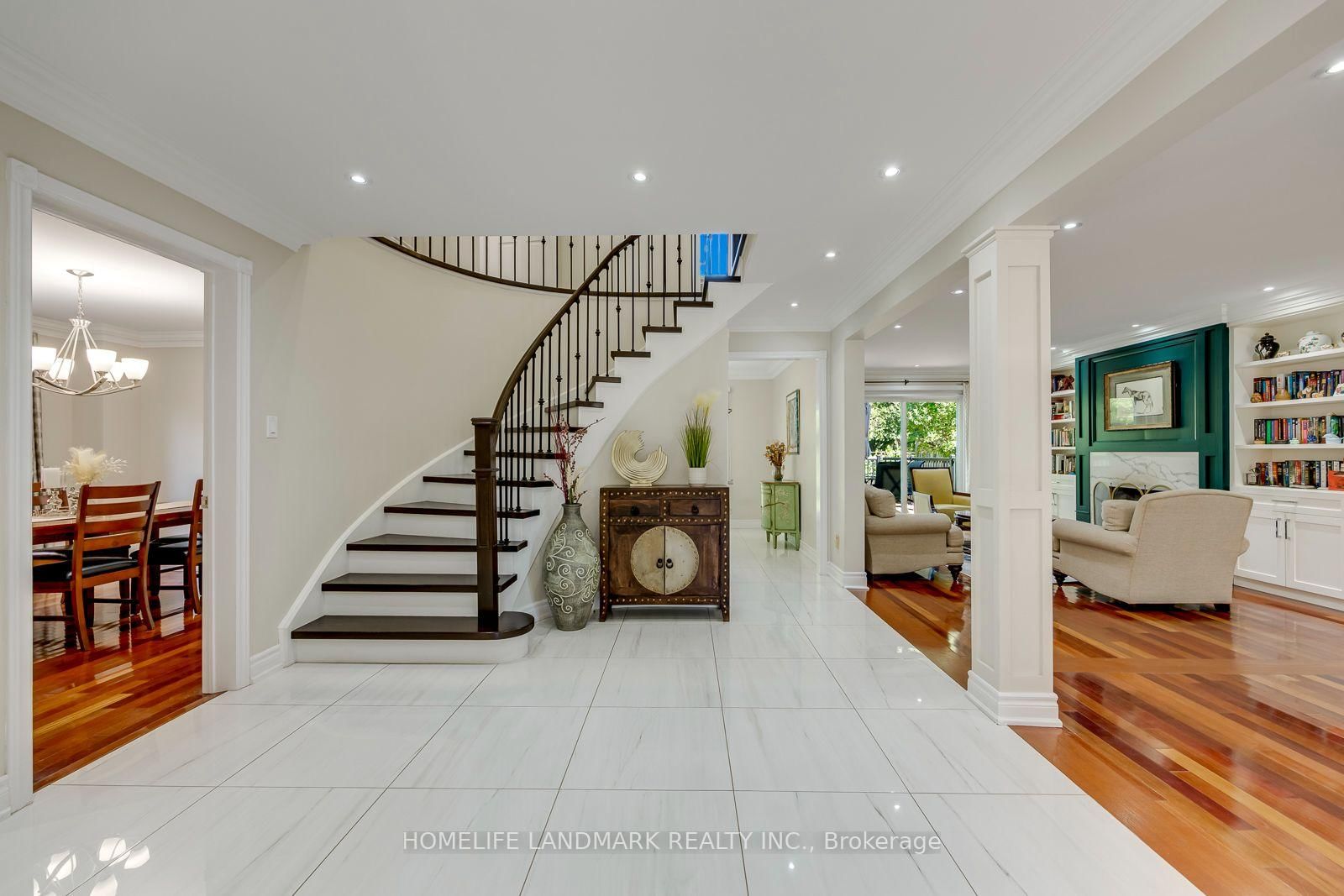 2935 Kingsway Drive • Oakville, ON photo 27