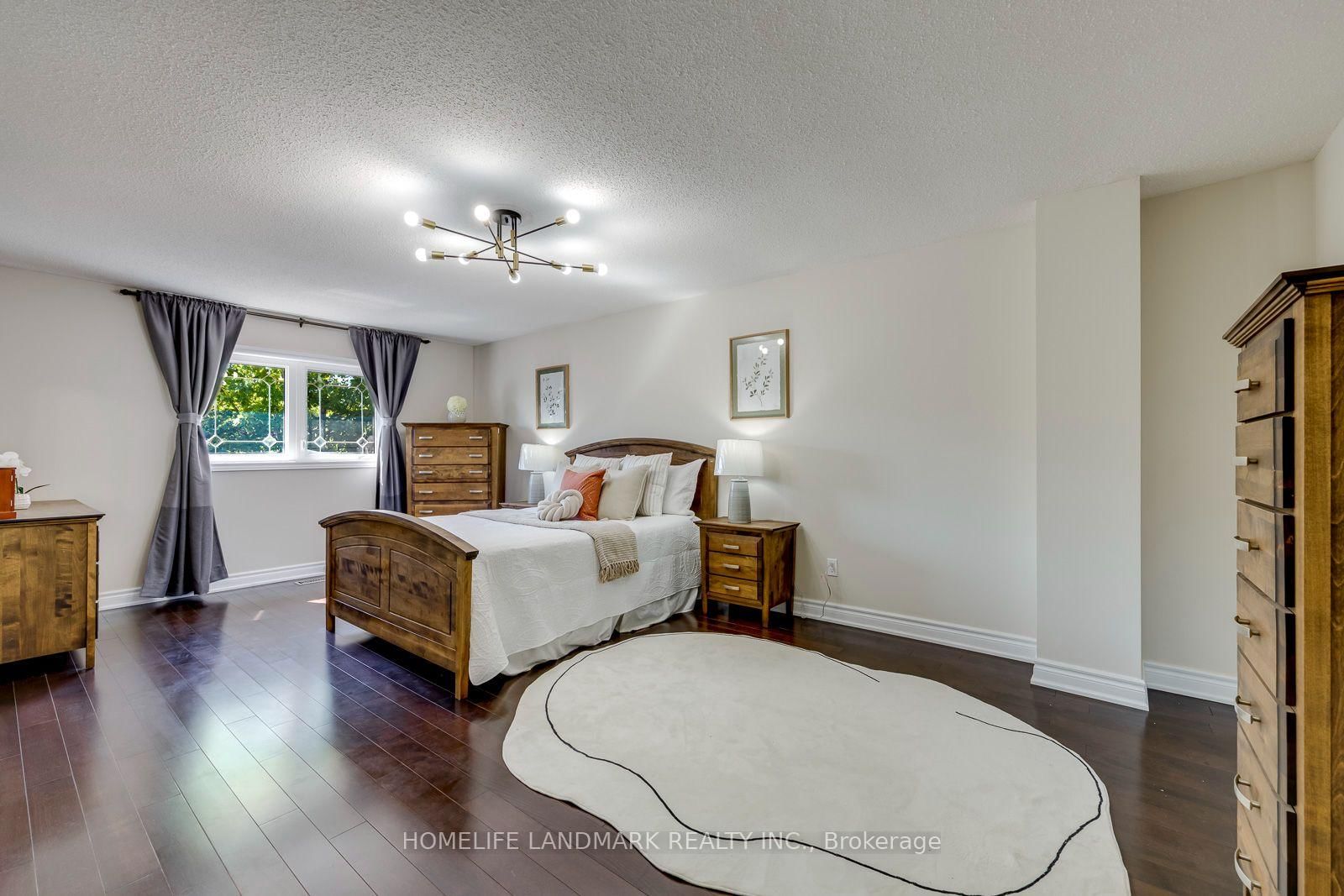 2935 Kingsway Drive • Oakville, ON photo 29