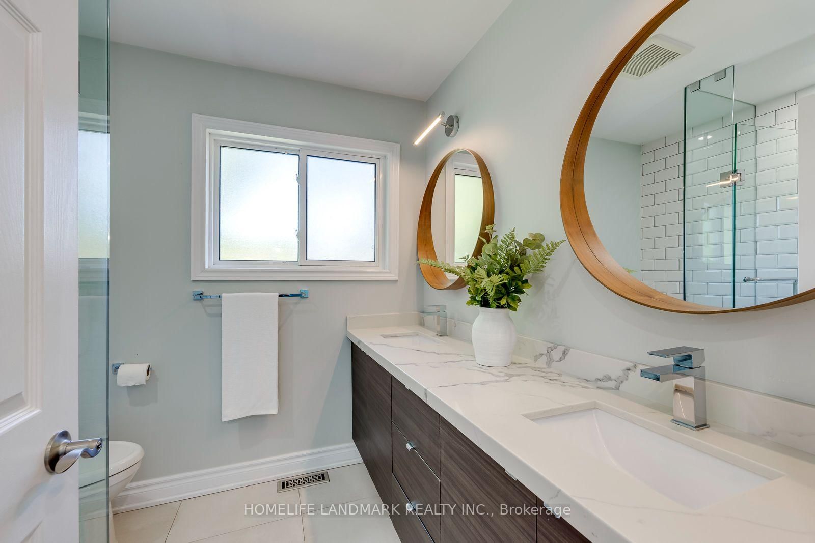2935 Kingsway Drive • Oakville, ON photo 38
