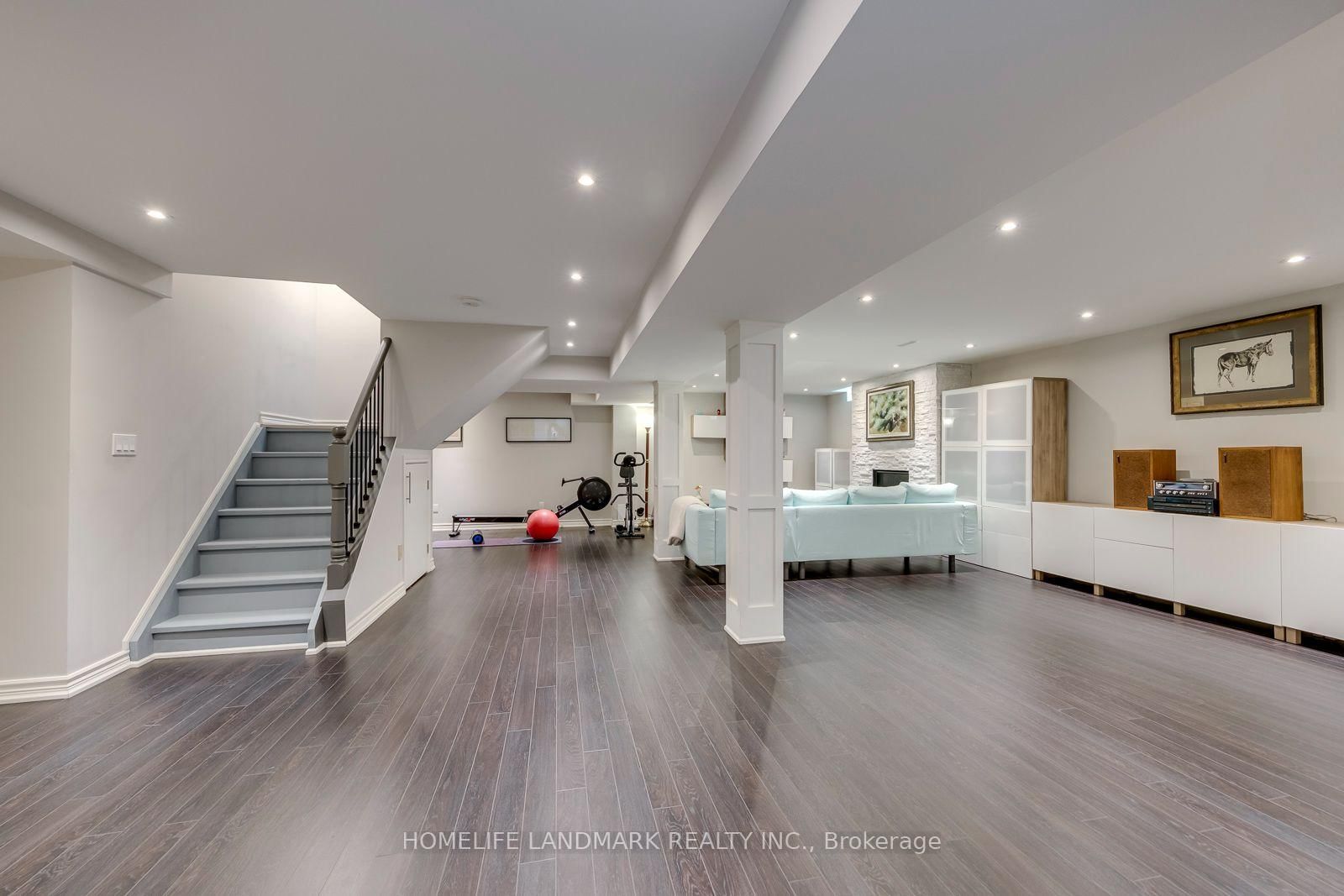 2935 Kingsway Drive • Oakville, ON photo 39