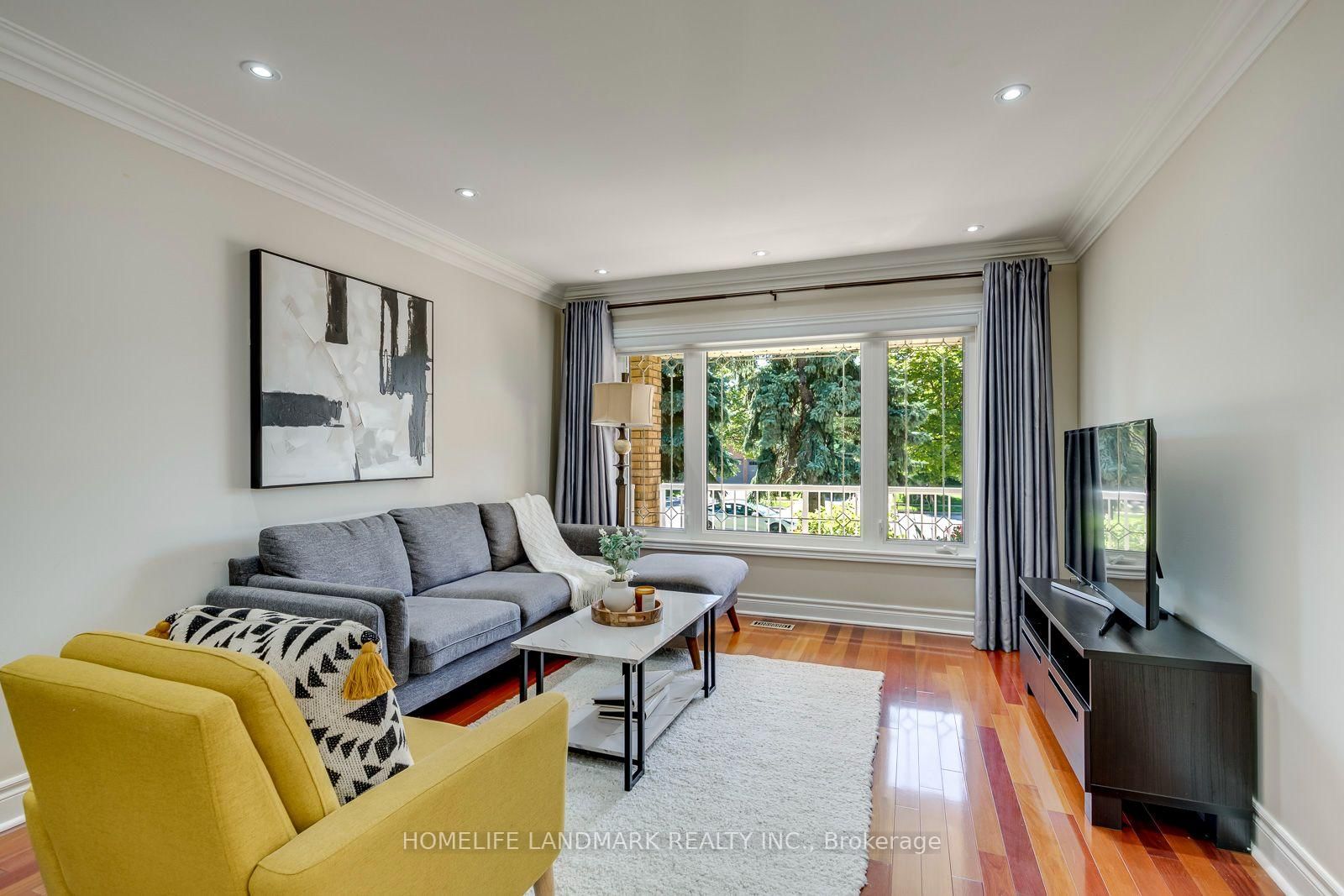 2935 Kingsway Drive • Oakville, ON photo 8