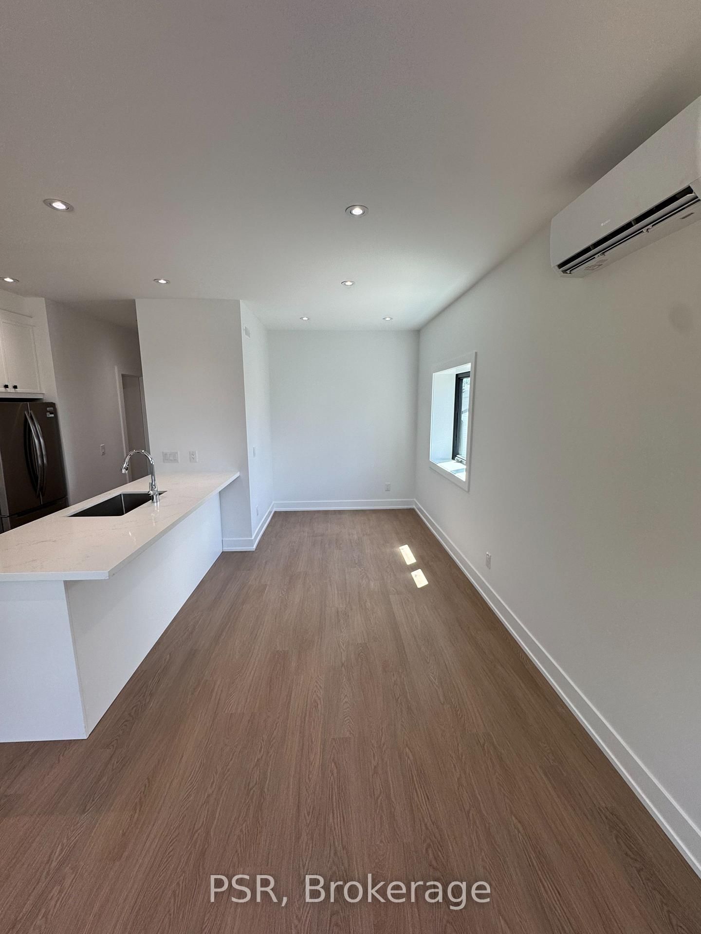 Main - 99 Ypres Road, Toronto 5