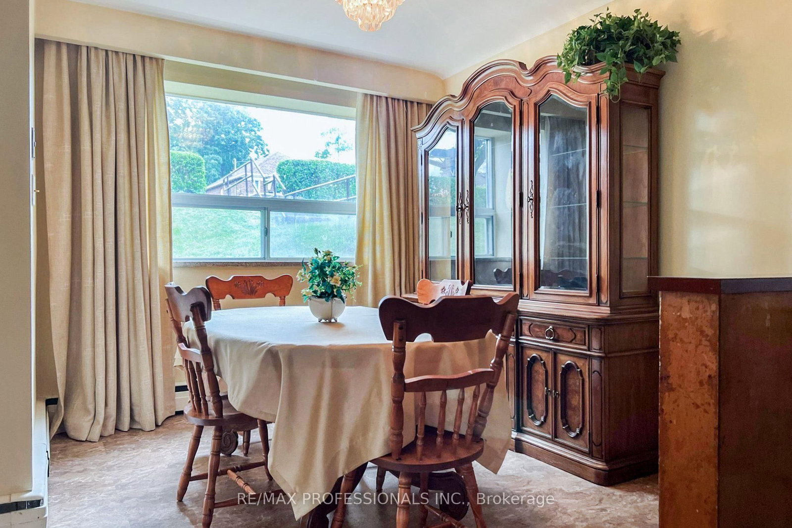 50 Waniska Avenue • Toronto, ON photo 27