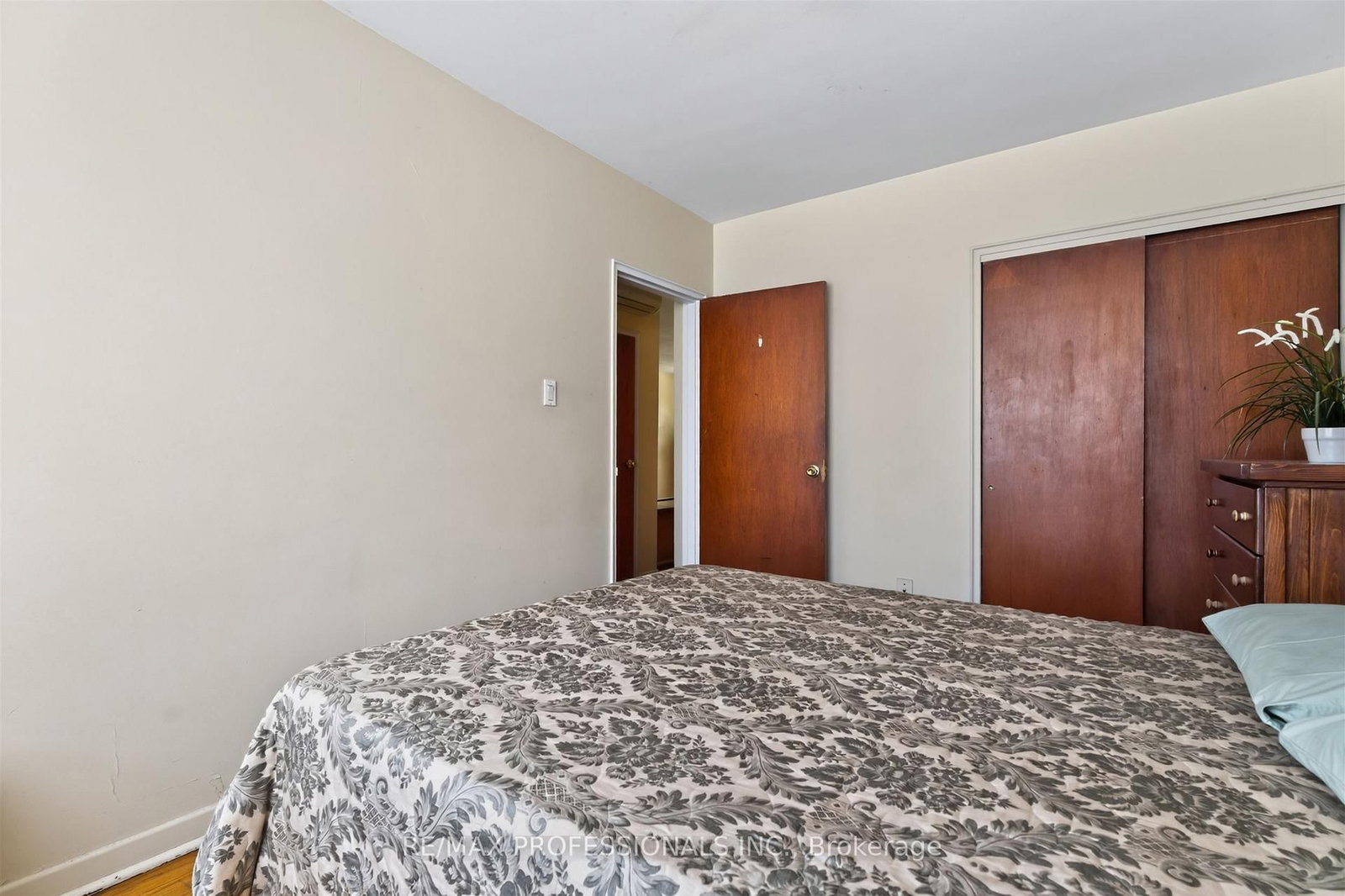 50 Waniska Avenue • Toronto, ON photo 31