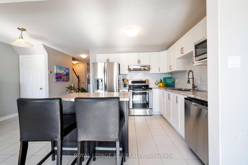 10 - 124 Parkinson Crescent