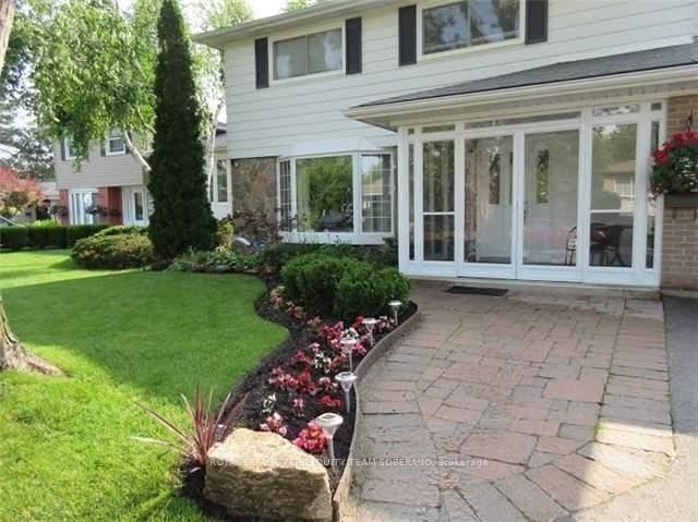 54 Roberts Crescent