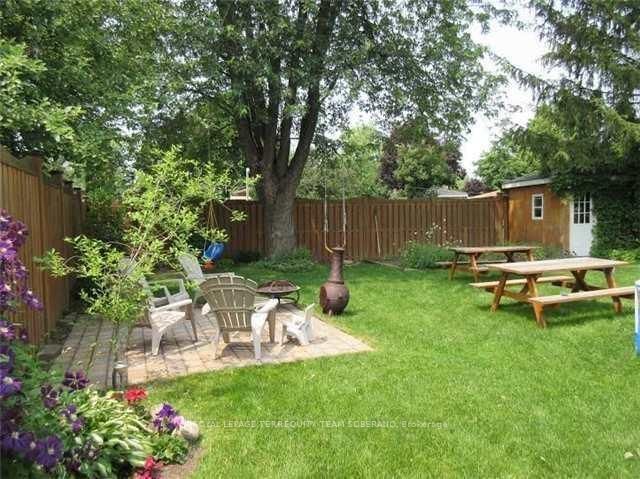54 Roberts Cres photo 4