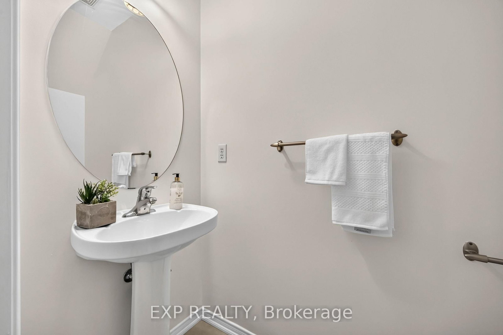 5 Garden Park Lane • Brampton, ON photo 11