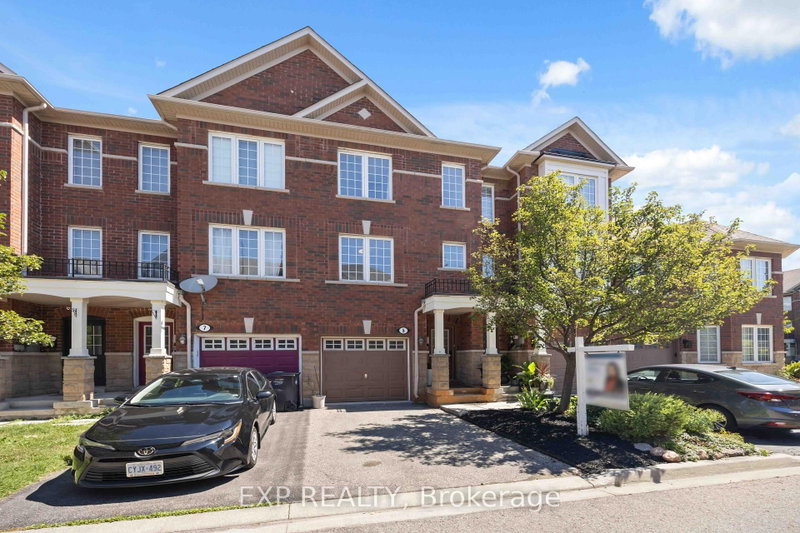 5 Garden Park Lane