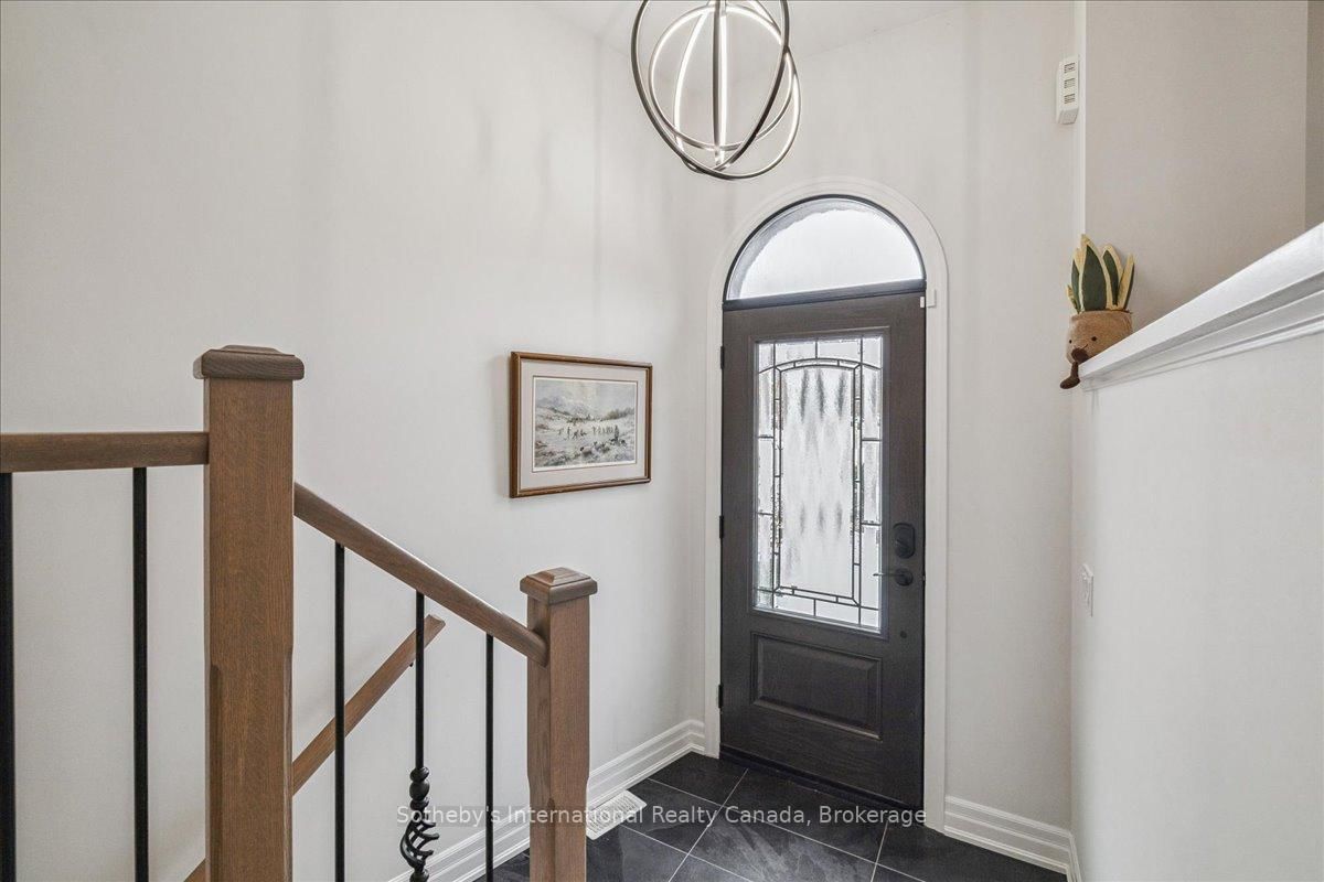 10 Southwind Terrace • Oakville, ON photo 4