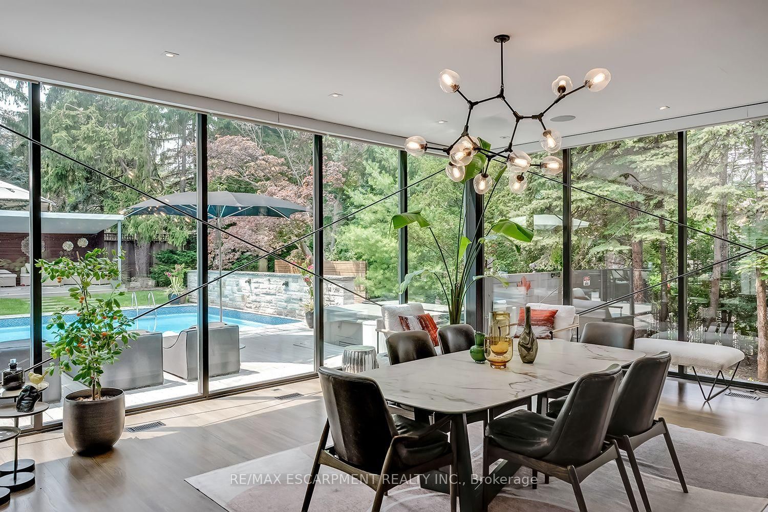 54 RAYMAR Place • Oakville, ON photo 21
