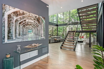 54 RAYMAR Place • Oakville, ON photo 8