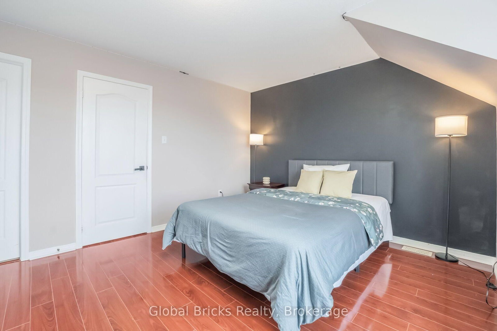 585 Candlestick Circle • Mississauga, ON photo 32