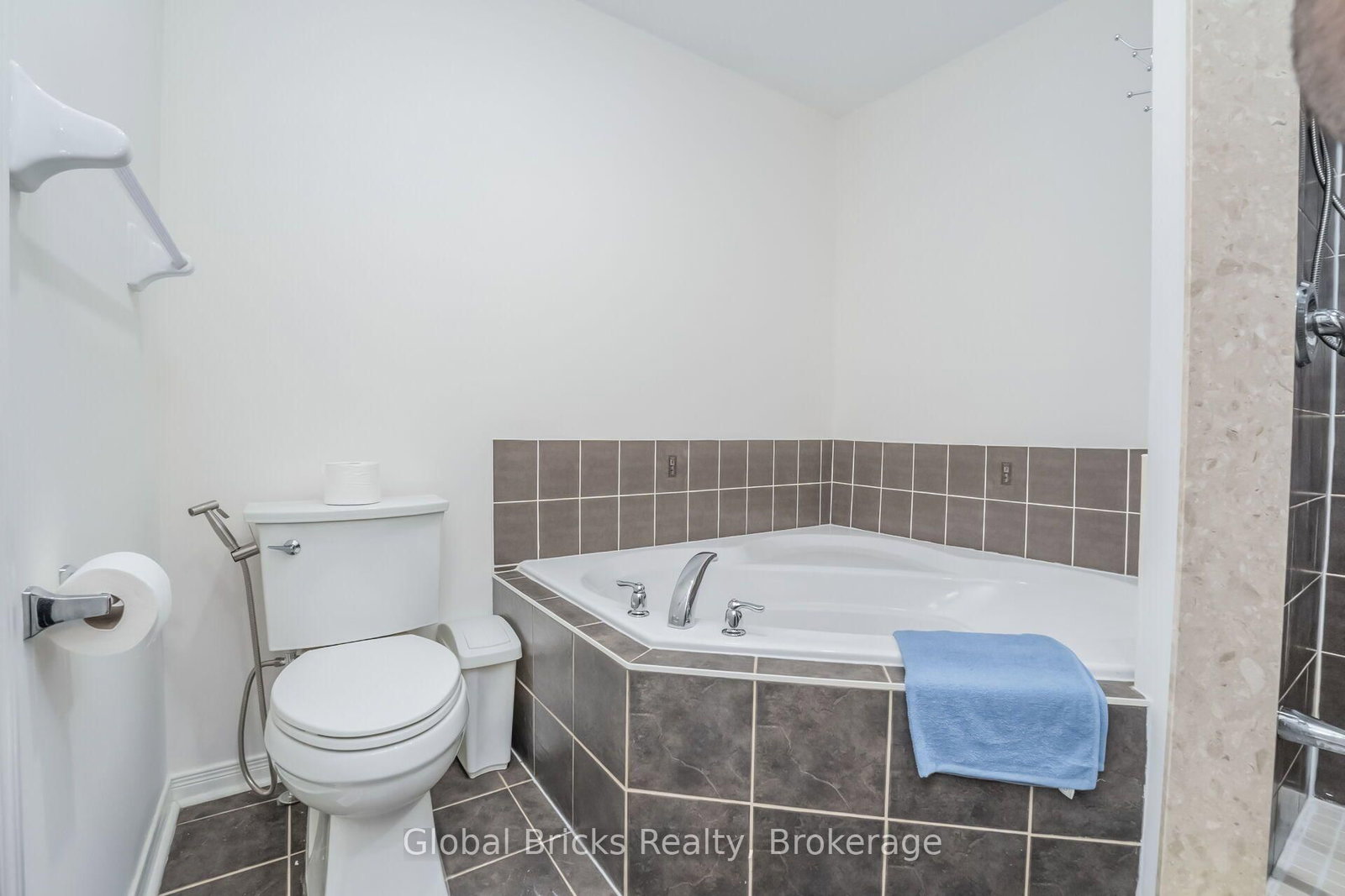 585 Candlestick Circle • Mississauga, ON photo 34