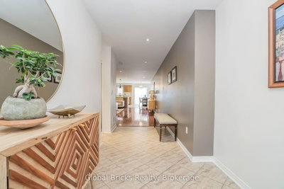 585 Candlestick Circle • Mississauga, ON photo 6