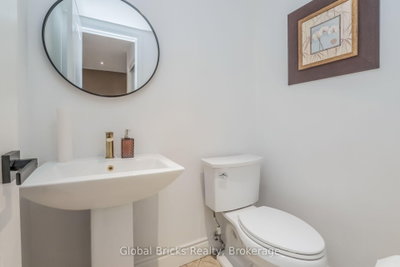 585 Candlestick Circle • Mississauga, ON photo 8