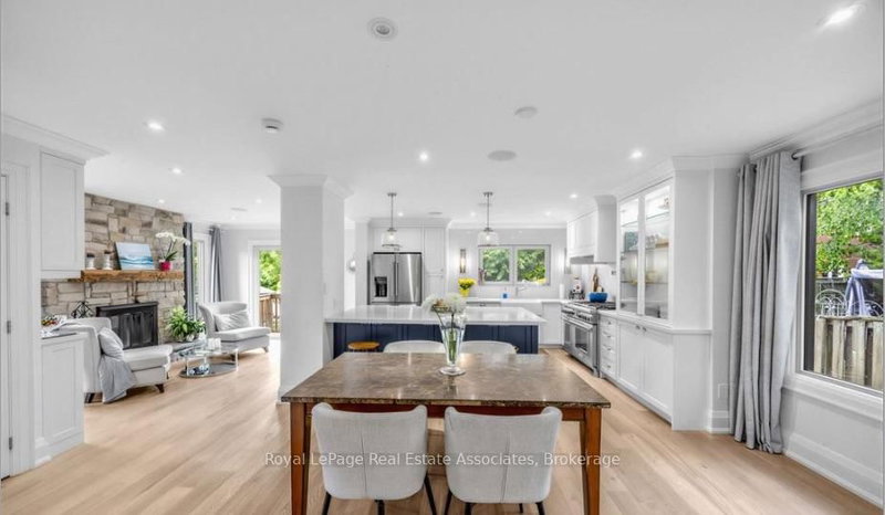 6760 Dolmage Court