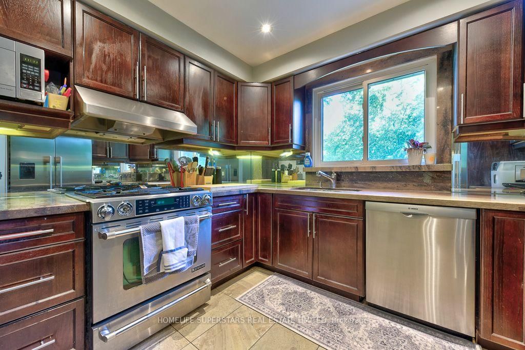 868 Kowal Dr, Mississauga, view 10