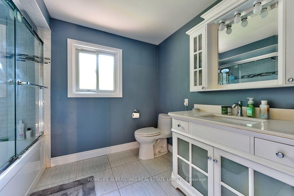 868 Kowal Dr, Mississauga, view 17