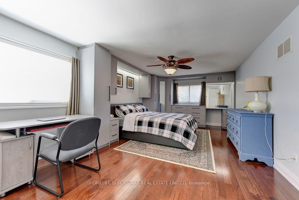 868 Kowal Dr, Mississauga, view 29