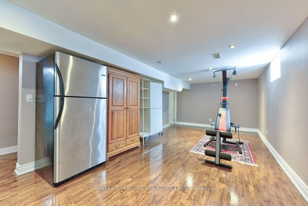 868 Kowal Dr, Mississauga, view 39