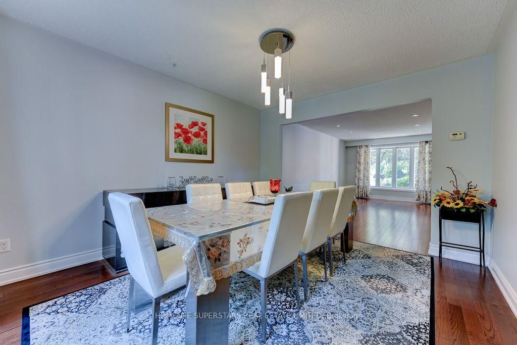 868 Kowal Dr, Mississauga, view 6