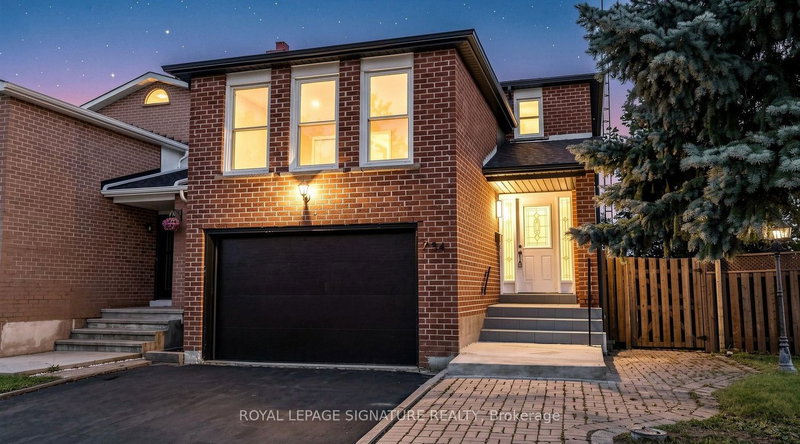 784 Galloway Crescent