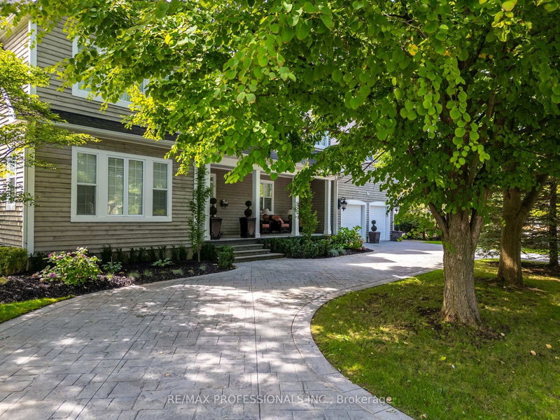 354 Country Club Crescent