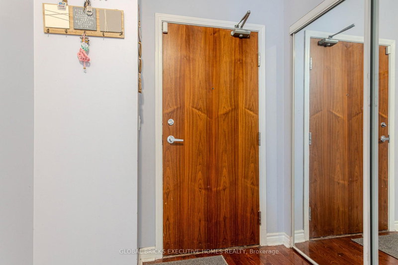 #202 - 33 Elm Drive W