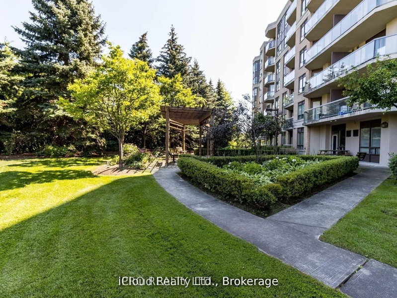 300 Ray Lawson Brampton,ON L6Y 5H5 — Photo 18