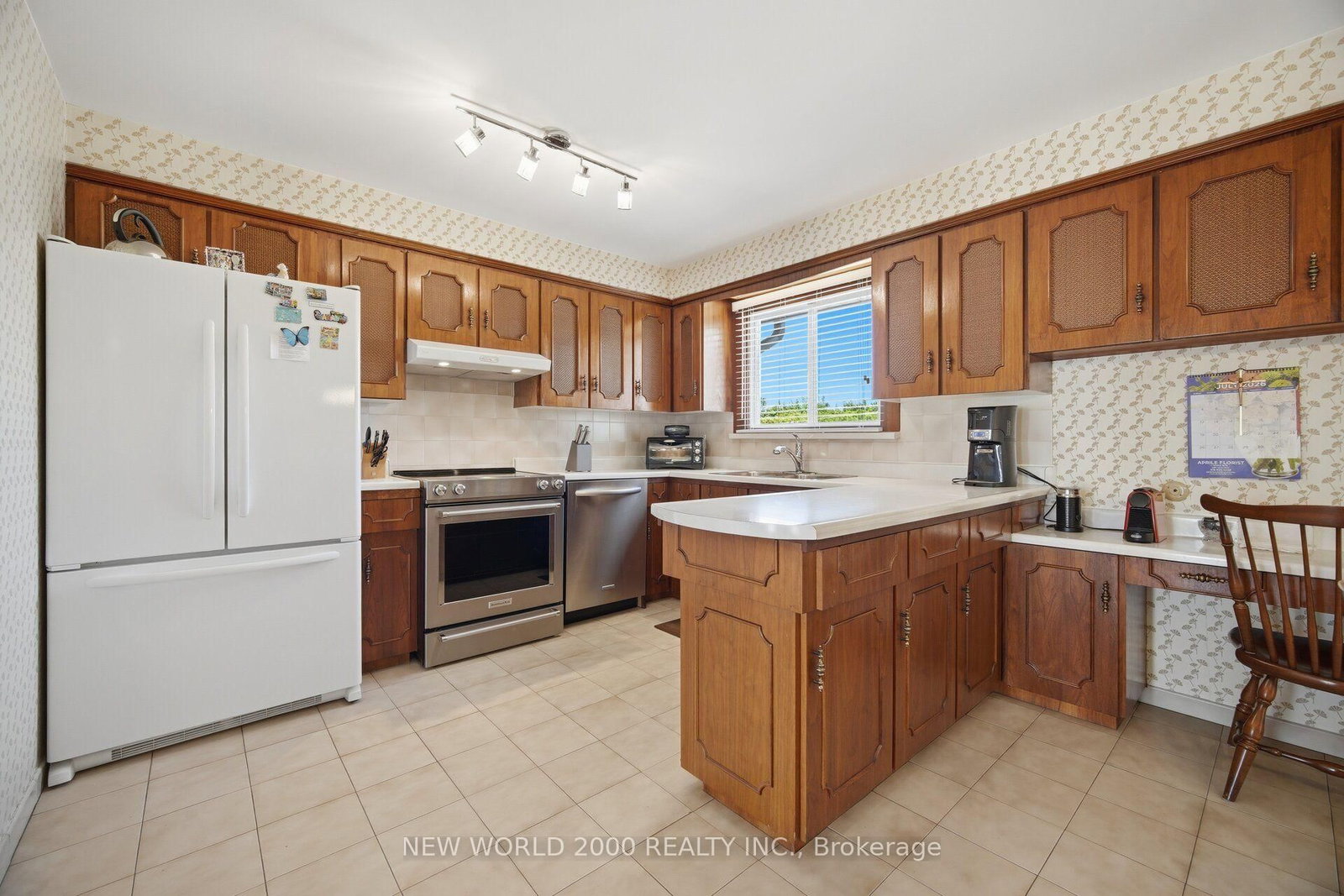 48 Clair Road • Toronto, ON photo 10