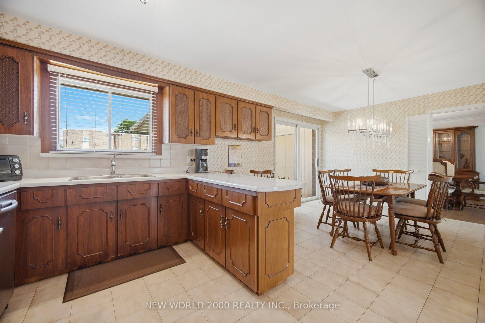 48 Clair Road • Toronto, ON photo 11