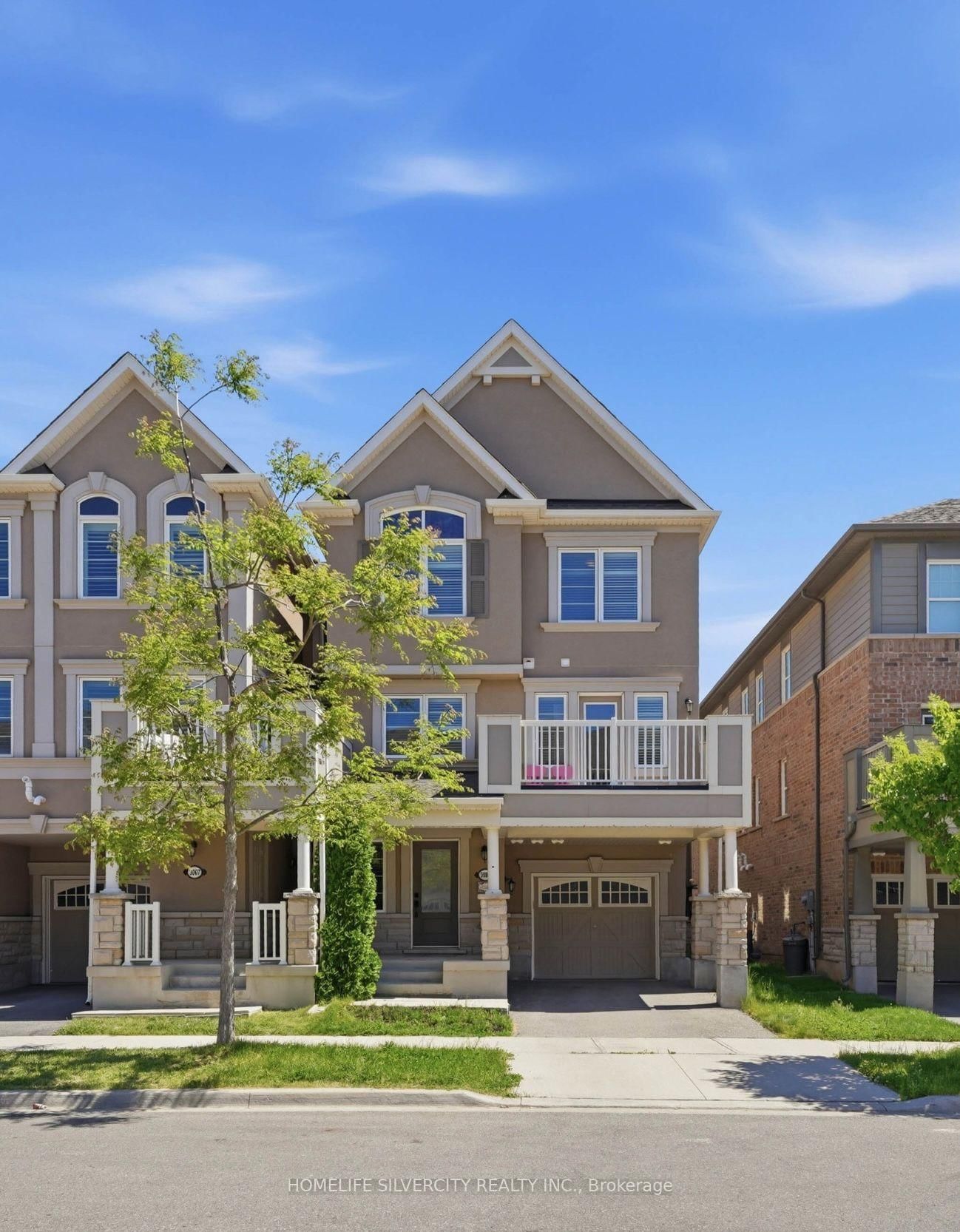 3085 Mistletoe Gardens • Oakville, ON photo 1