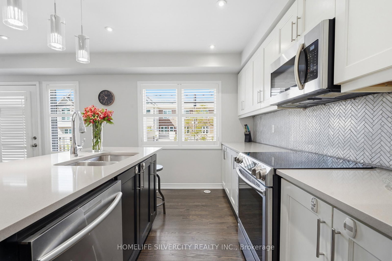 3085 Mistletoe Gardens • Oakville, ON photo 11