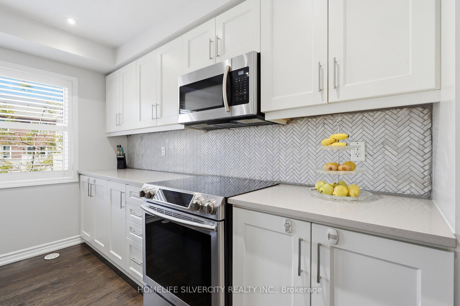 3085 Mistletoe Gardens • Oakville, ON photo 12