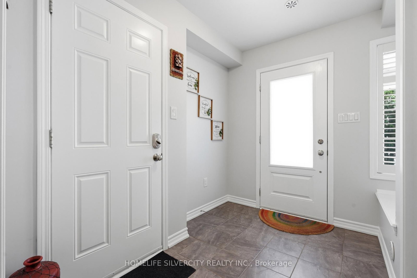 3085 Mistletoe Gardens • Oakville, ON photo 4