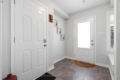 3085 Mistletoe Gardens • Oakville, ON photo 4