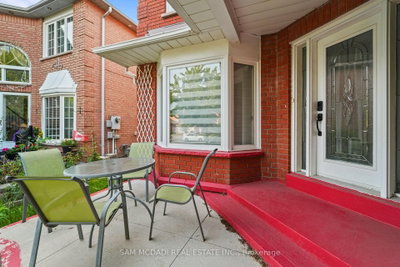 4778 Crystal Rose Drive • Mississauga, ON photo 2