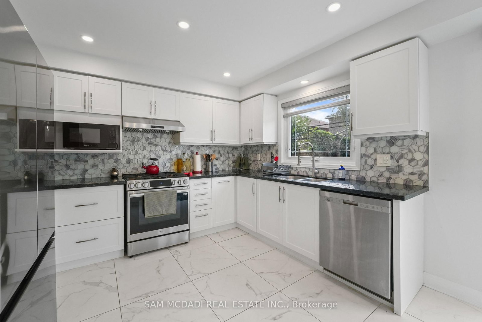 4778 Crystal Rose Drive • Mississauga, ON photo 8