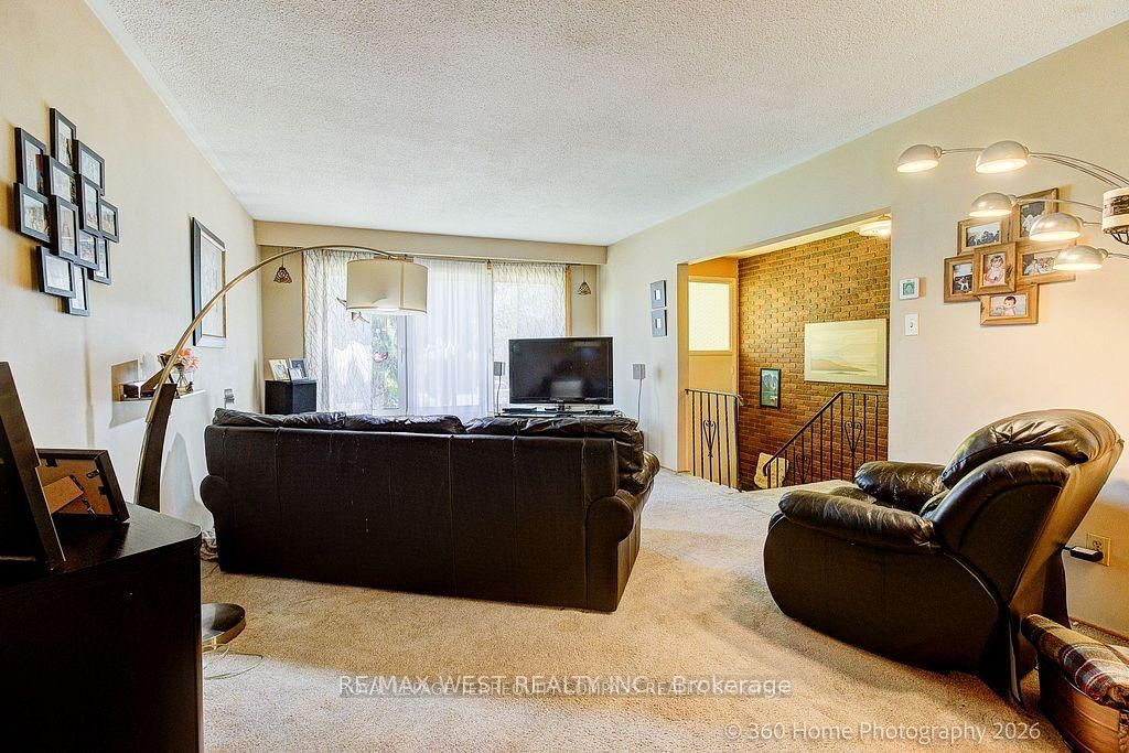 1583 Otterby Mississauga,ON L4X 1W8 — Photo 8