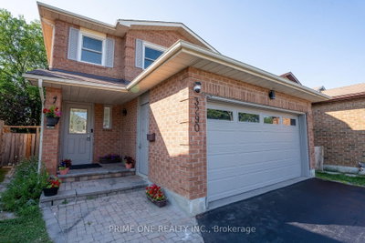 3290 Cambourne Crescent • Mississauga, ON photo 2
