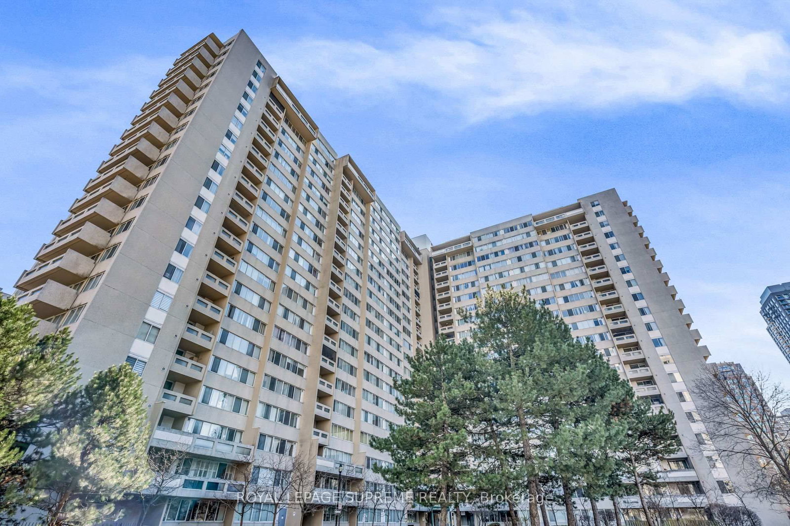 3590 Kaneff Crescent • #1907 • Mississauga, ON photo 1