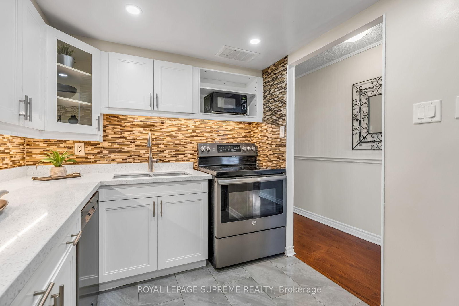 3590 Kaneff Crescent • #1907 • Mississauga, ON photo 17