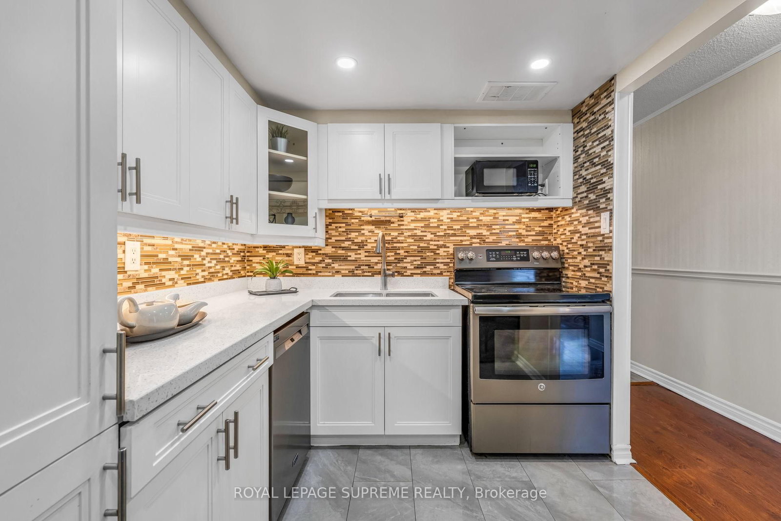 3590 Kaneff Crescent • #1907 • Mississauga, ON photo 18
