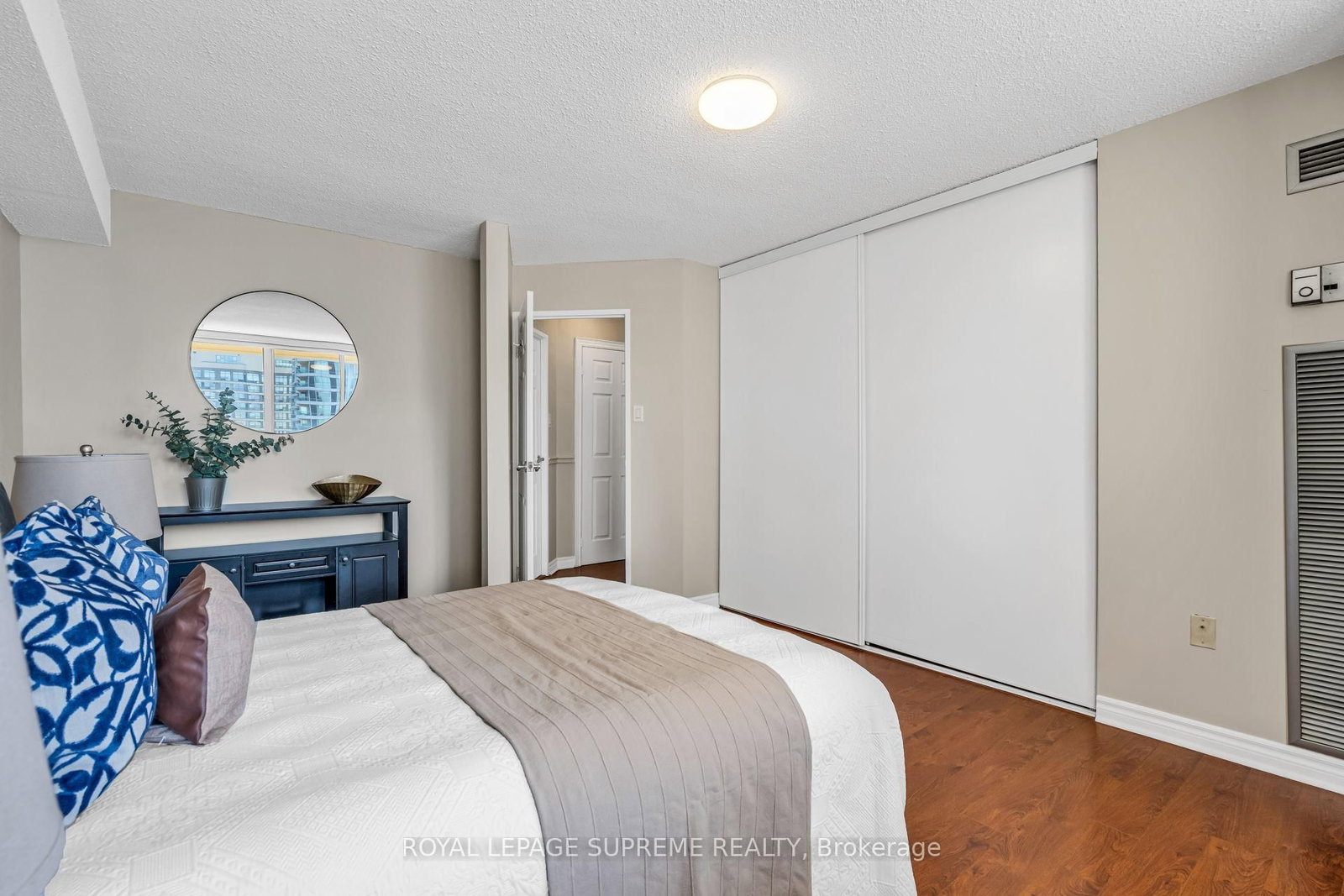3590 Kaneff Crescent • #1907 • Mississauga, ON photo 27