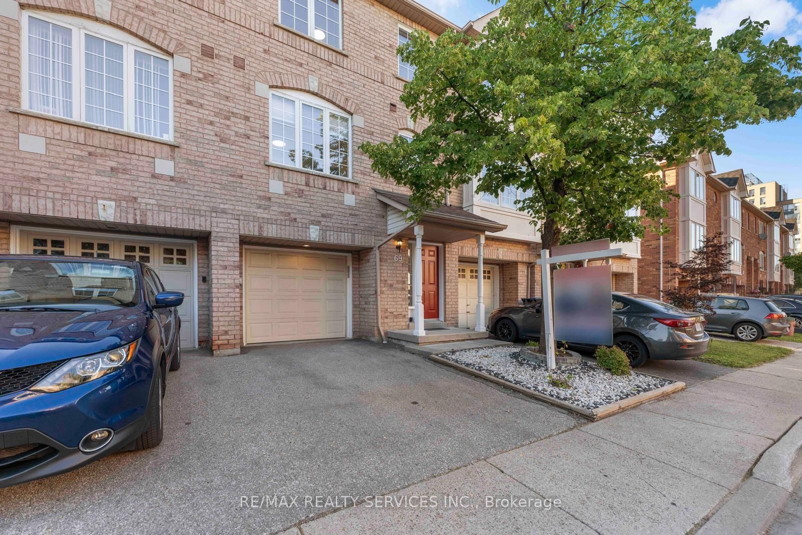 80 Acorn Place • #69 • Mississauga, ON photo 3