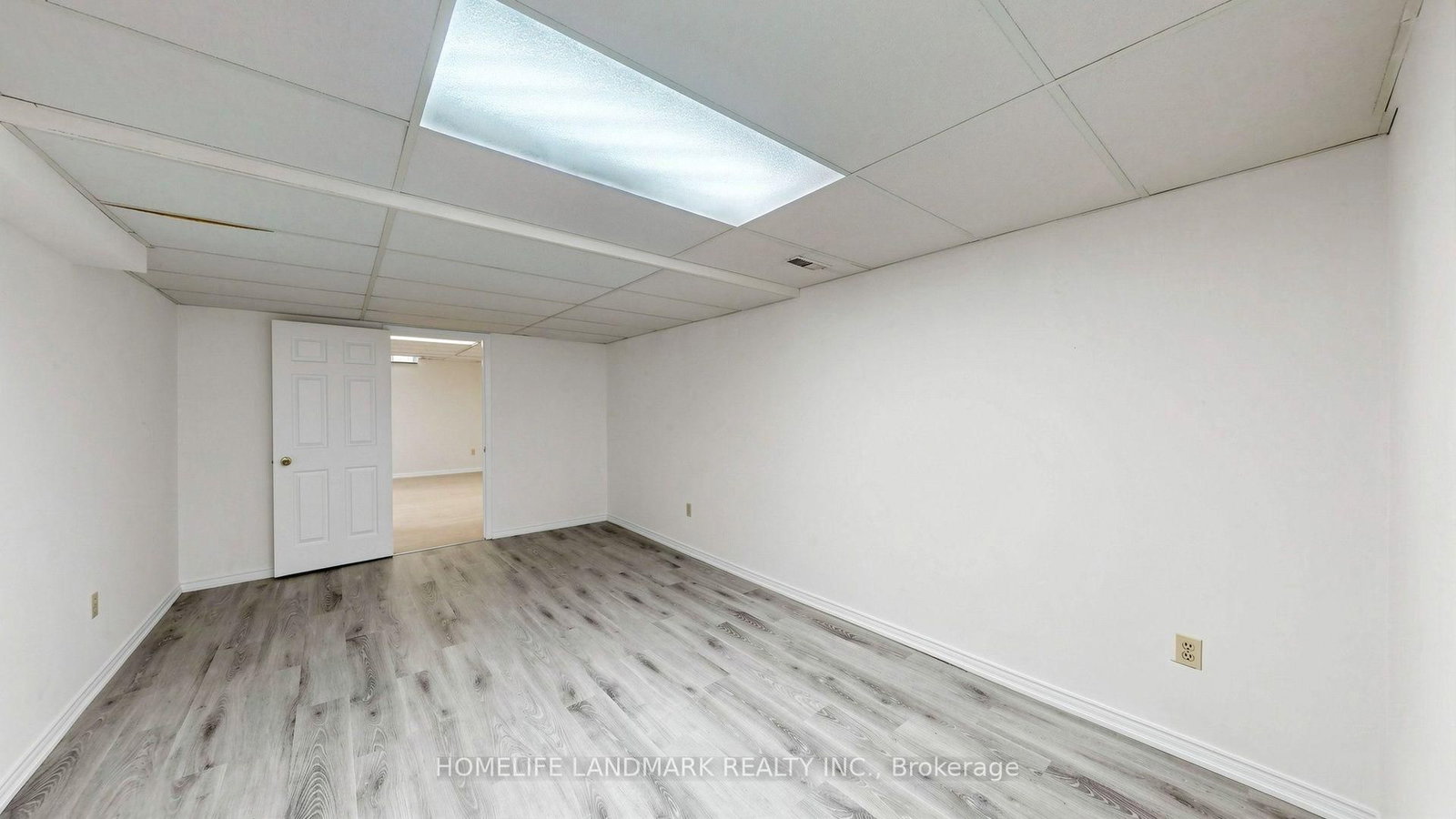 2590 Ambercroft Trail • Mississauga, ON photo 38